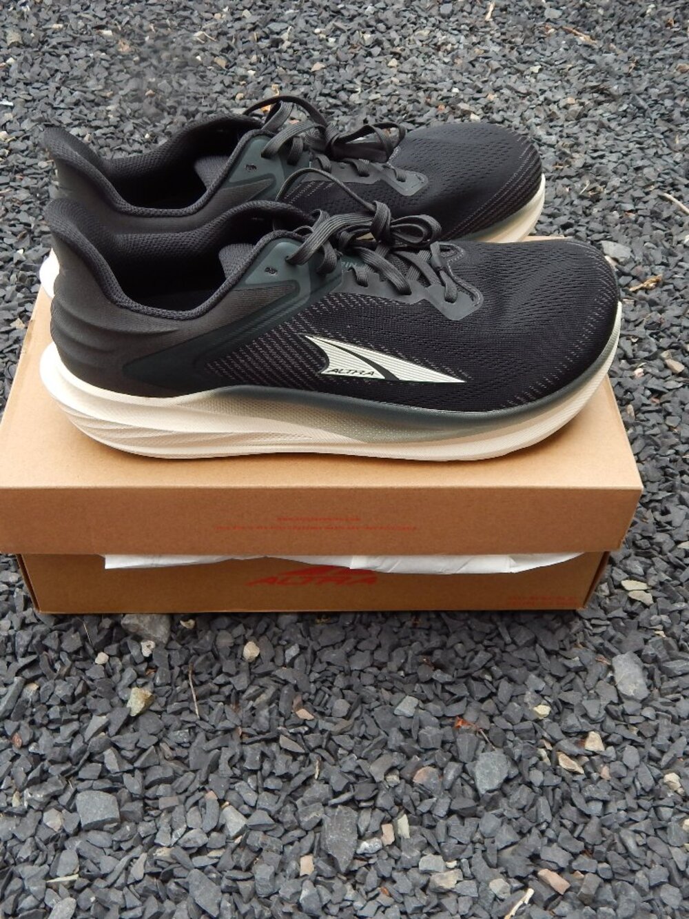 NEW Altra Men's Torin 8 Road-Running Shoes - Black White Size 10.5 US